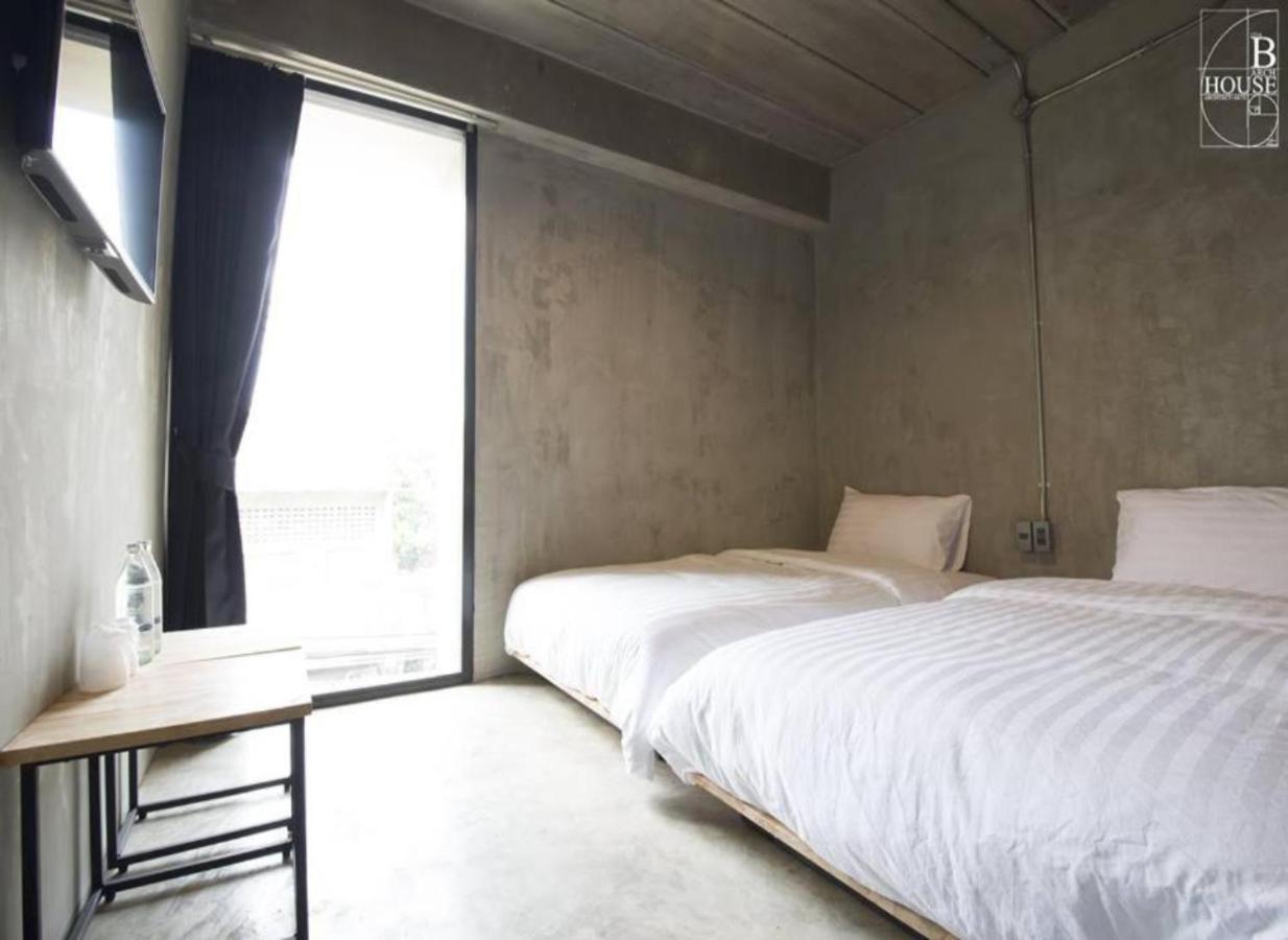 B Arch House Hotel Chiang Mai Exterior photo